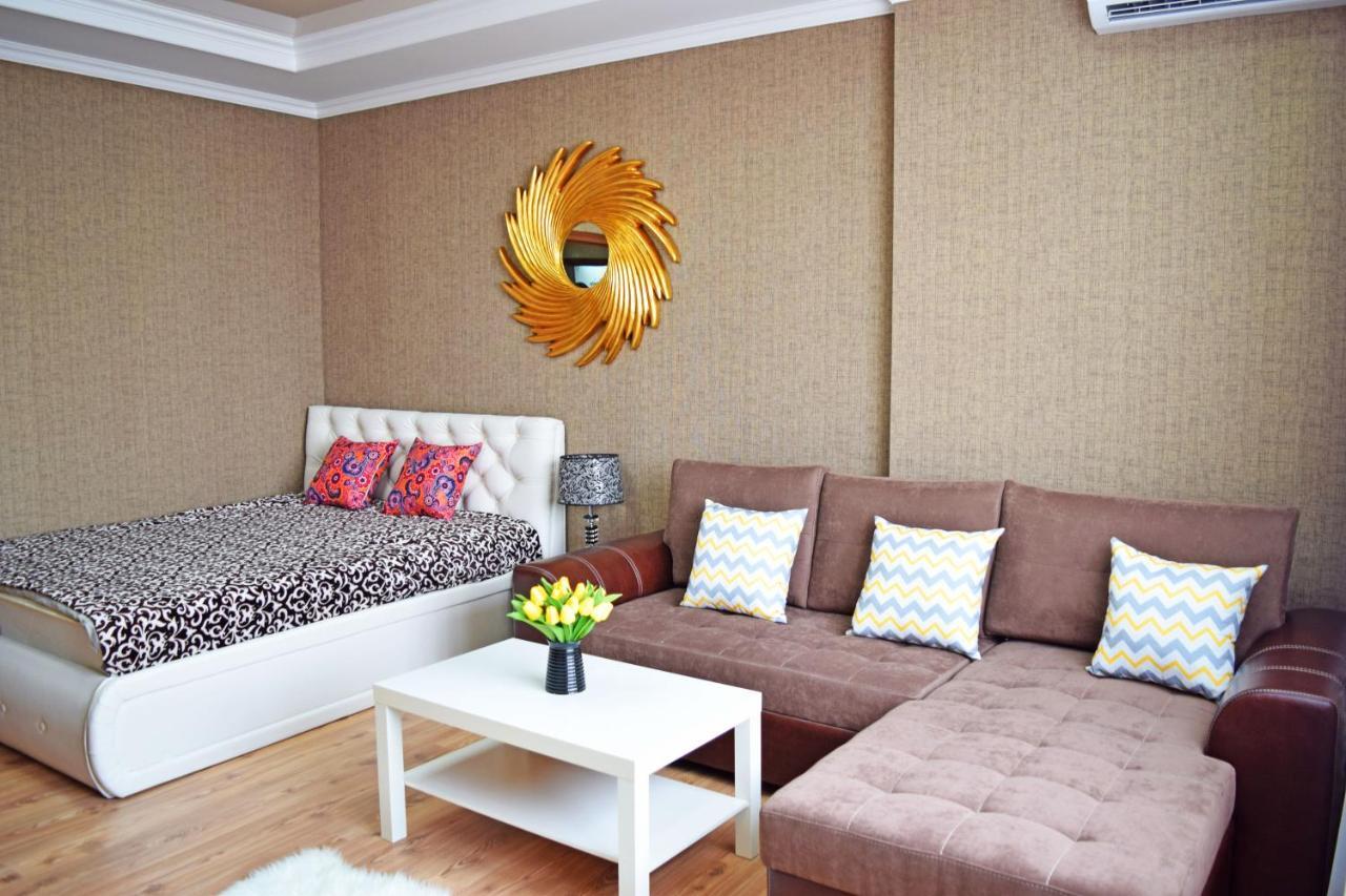 Sunny Apartment With Mountain View Bichkek Extérieur photo